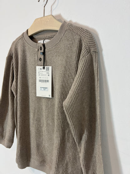 ZARA. Sudadera beige canalé. T 6 años