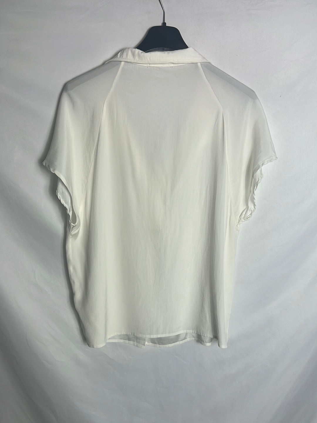 SHON MOTT. Blusa seda manga corta color crudo. T s/m