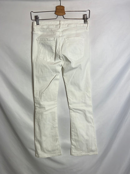 ZARA. Denim blanco acampanado. T 36