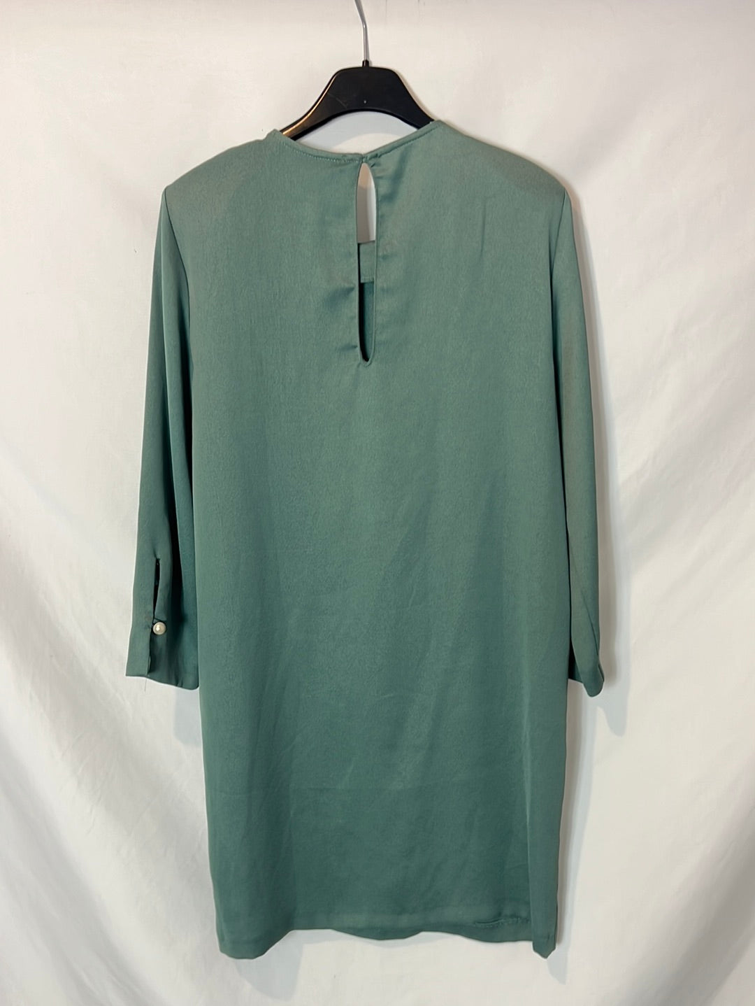 ZARA. Vestido verde agua fluido detalle perlas. T XS