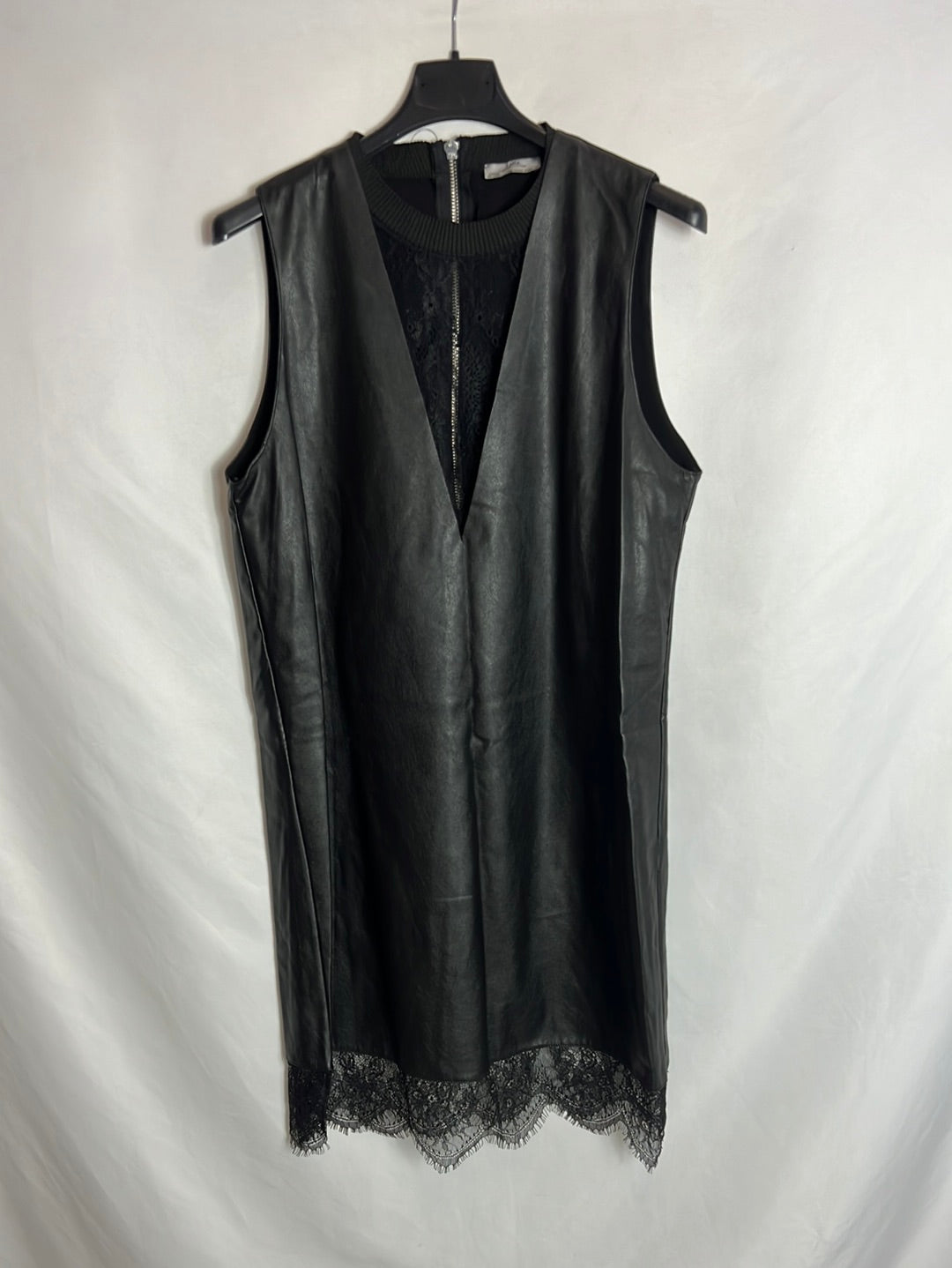 ZARA. Vestido corto efecto piel y encaje. T M