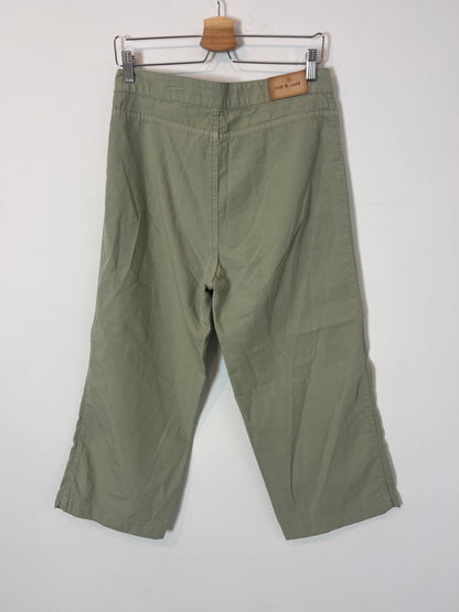 INDI & COLD. Pantalón culotte verde. T 42