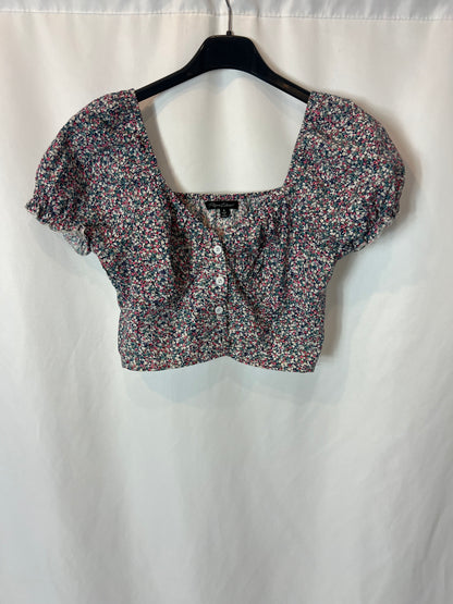 PAPER CLOSET. croptop flores abotonado T.xs