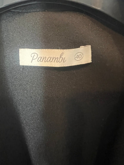 PANAMBI. Blazer negra mangas T.40