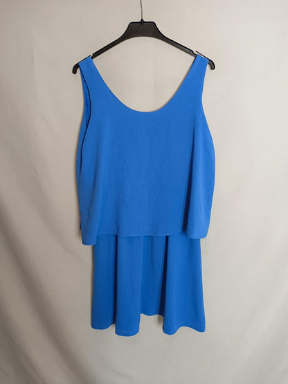 ESTE ES. Vestido corto azul volante T.s