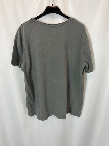 ZARA. Camiseta gris efecto desgastado. T XL