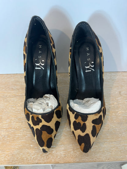 MAS 34. Zapatos animal print pelito  T.37