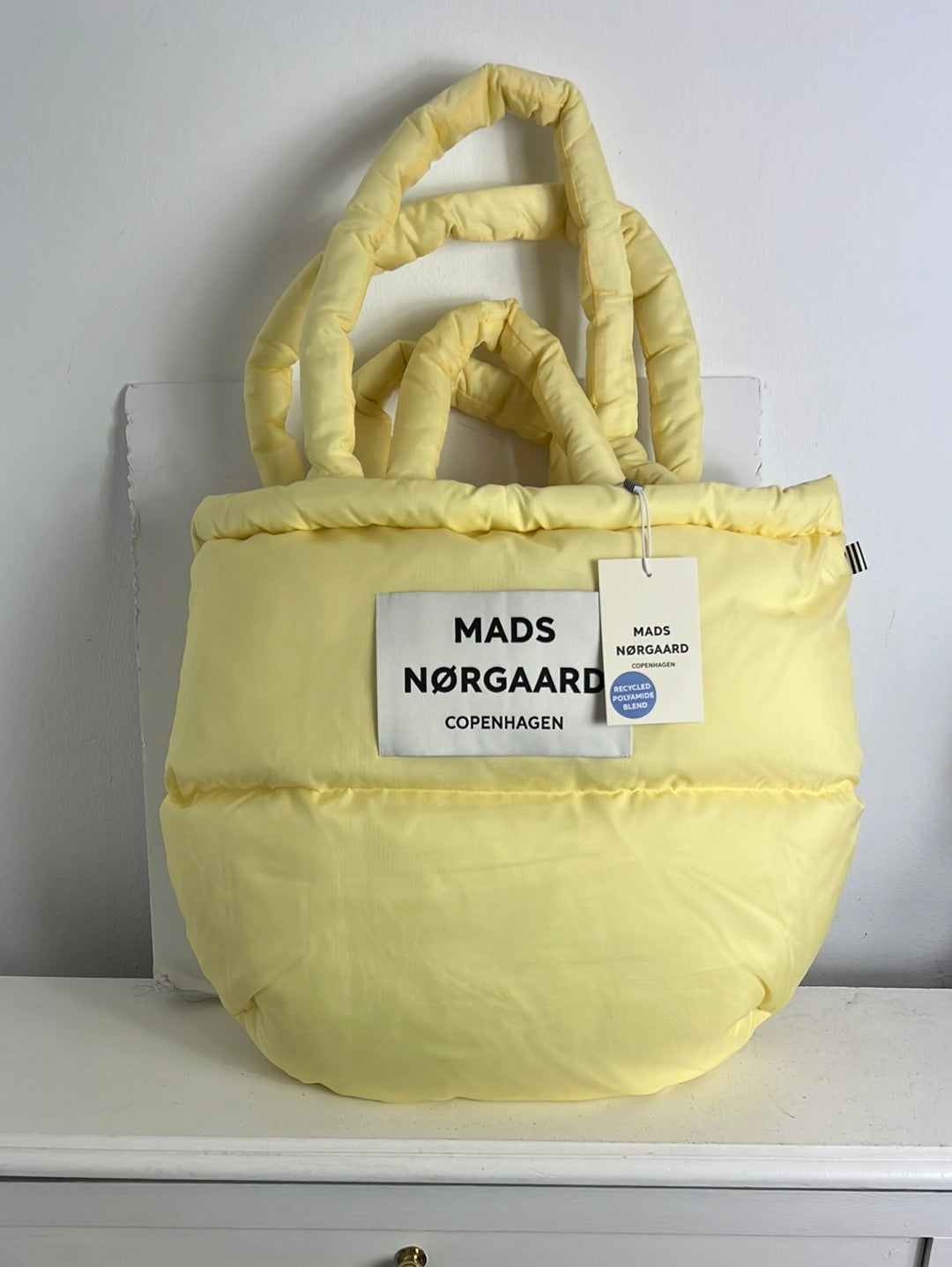 MADS NØRGAARD. Bolso acolchado amarillo claro