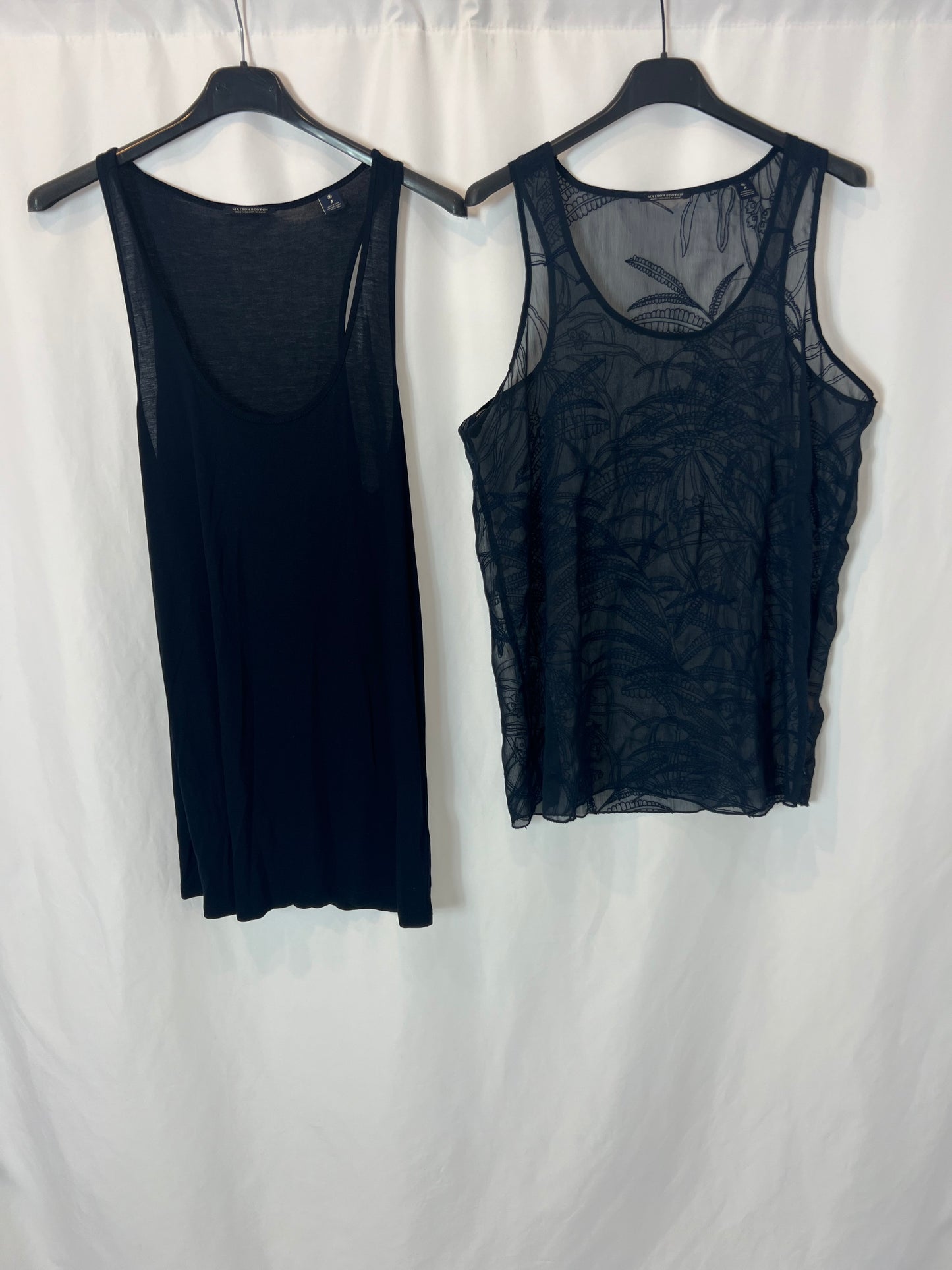 MAISON SCOTCH. Top azul bordado doble capa. T 3(L)