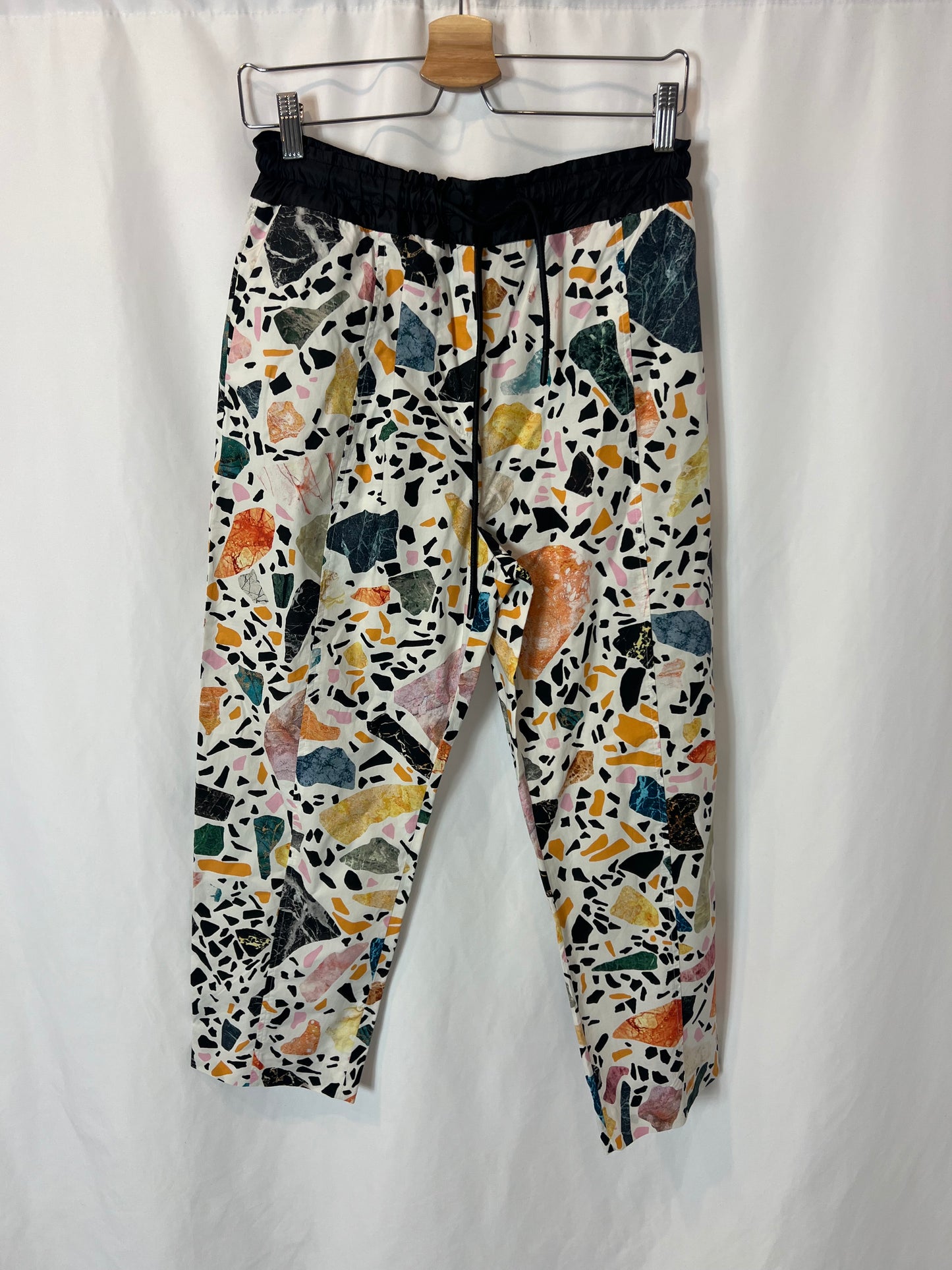 BIMBA Y LOLA. Pantalón estampado textura. T 40