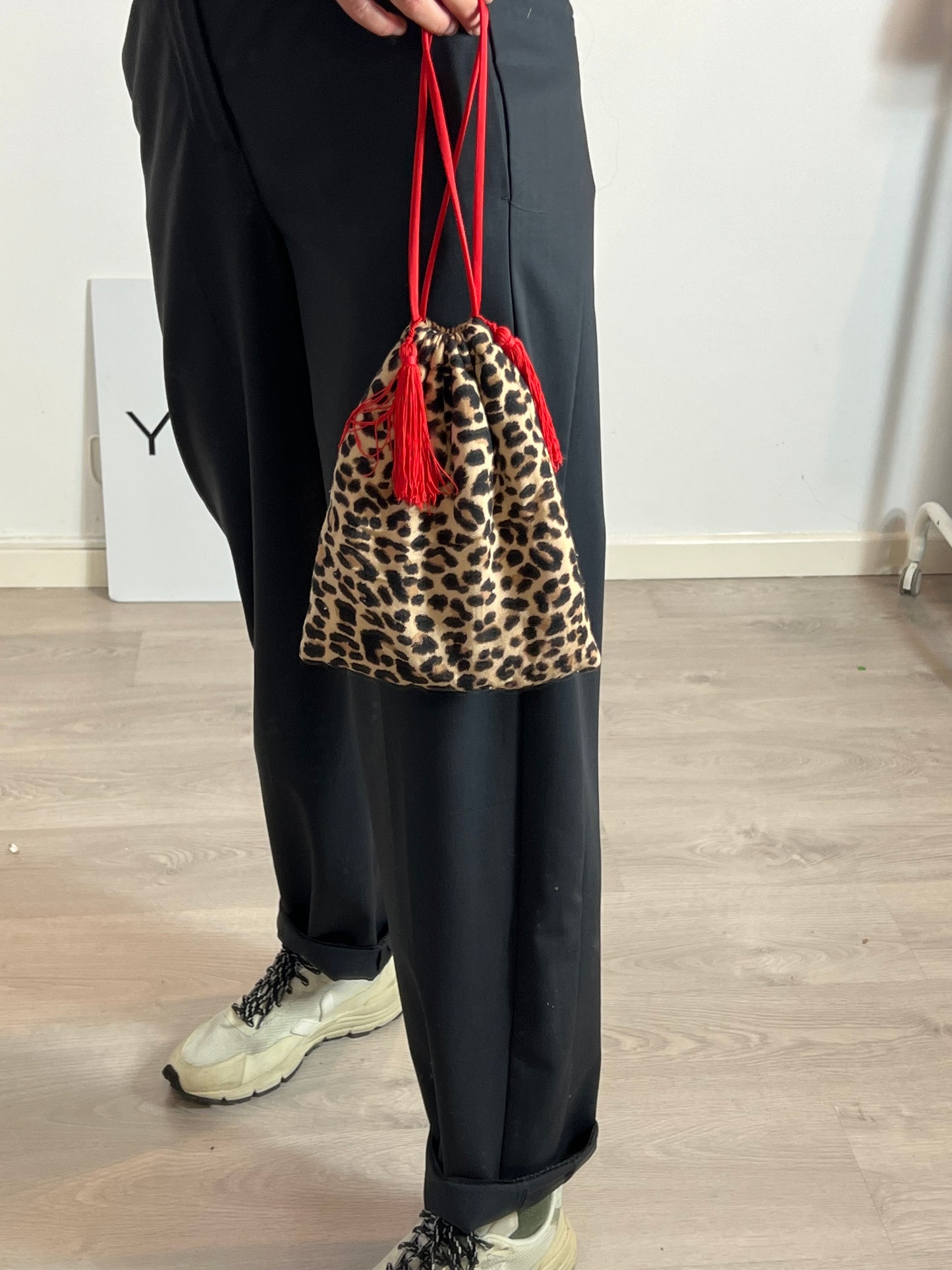 LAIA ALEN. Bolso saco animal print