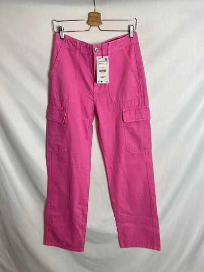 ZARA. Denim cargo rosa. T 38