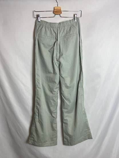 ZARA. Pantalón verde claro textura. T XS