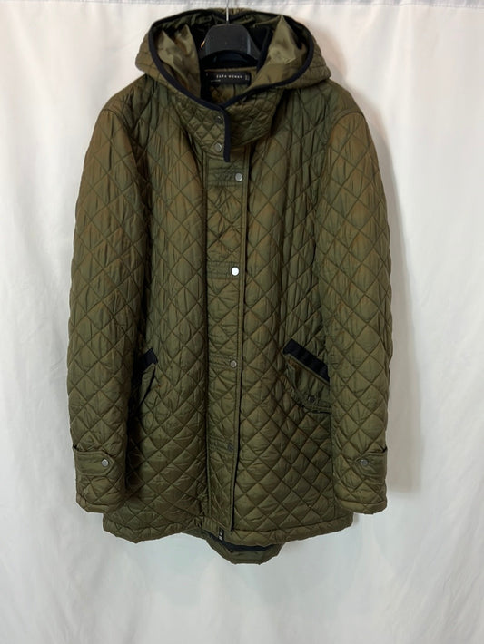 ZARA. Chaqueta verde acolchada ligera. T XL