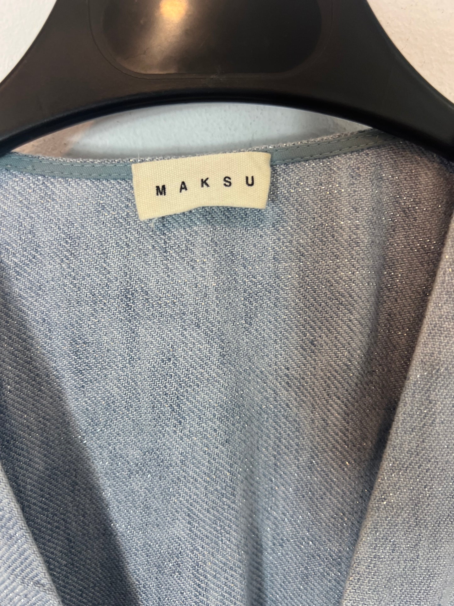 MAKSU. Mono azul largo lino detalle hilos T.s