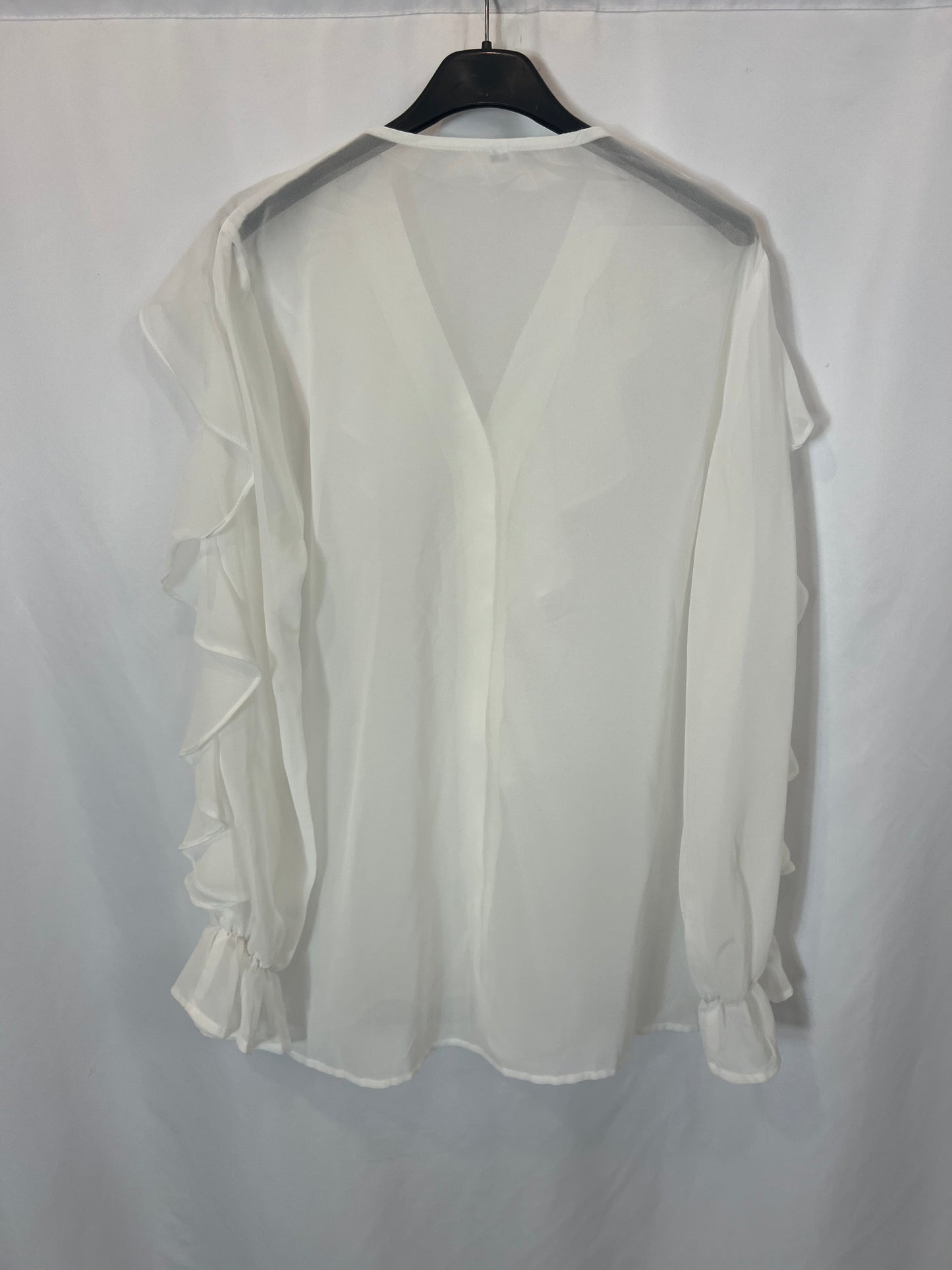 OTRAS. Blusa blanca fluida detalle volante. T L