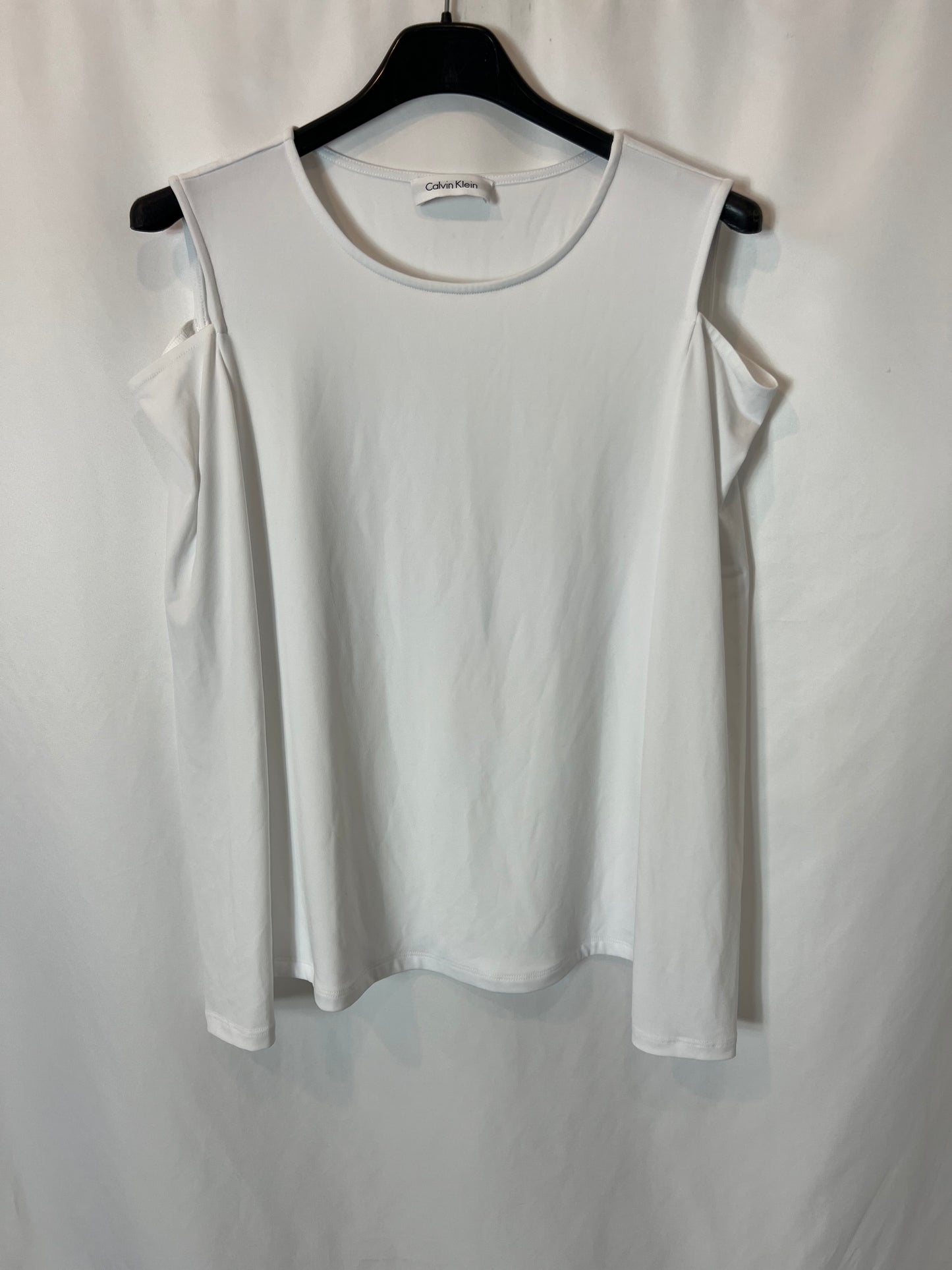 CALVIN KLEIN. Top blanco elástico hombros. T S