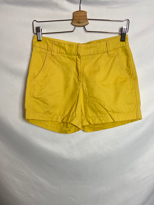 FÓRMULA JOVEN. Short amarillo T.36