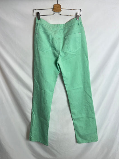 ESCADA SPORT. Pantalón recto elástico verde claro . T 40