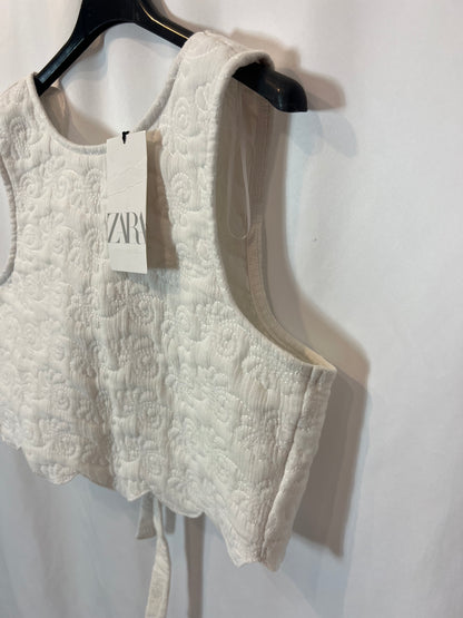 ZARA. Top blanco textura detalle espalda. T M