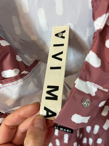 VIVI MARI. Impermeable estampado. TU