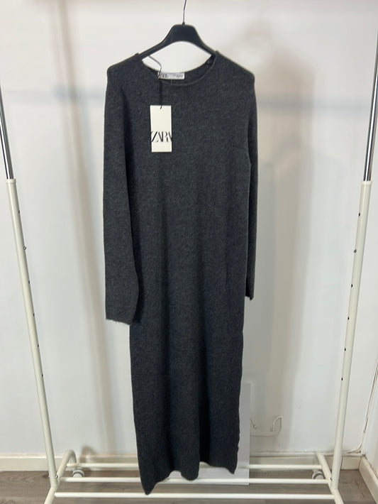 ZARA. Vestido largo punto gris T.s