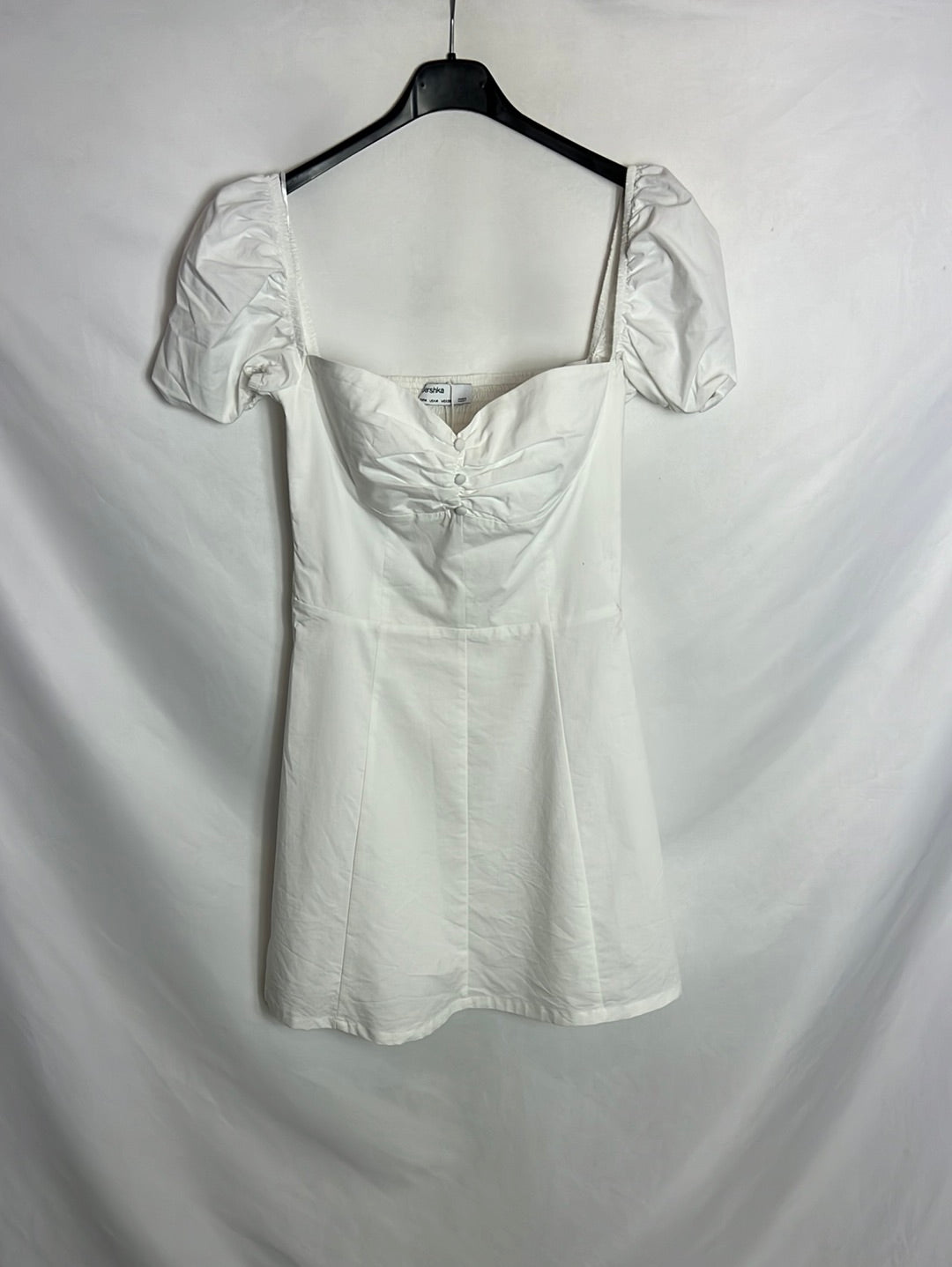 BERSHKA. Vestido blanco detalle mangas. T M