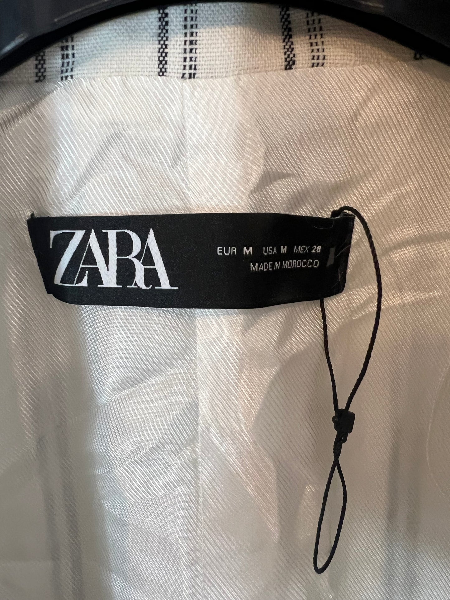 ZARA. Blazer blanca rayas T.m