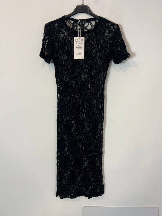 ZARA. Vestido negro encaje T.s