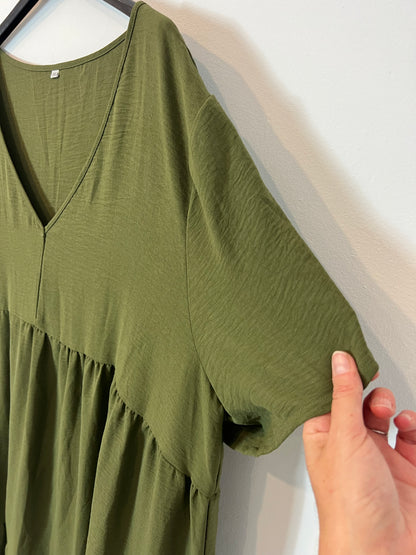 OTRAS. Vestido verde fluido T.5XL