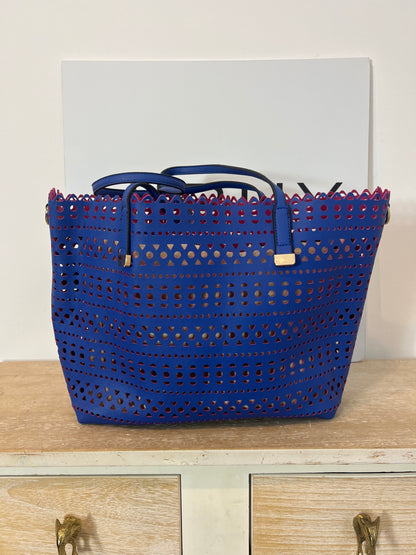 ALDO. Bolso tote azul troquelado.