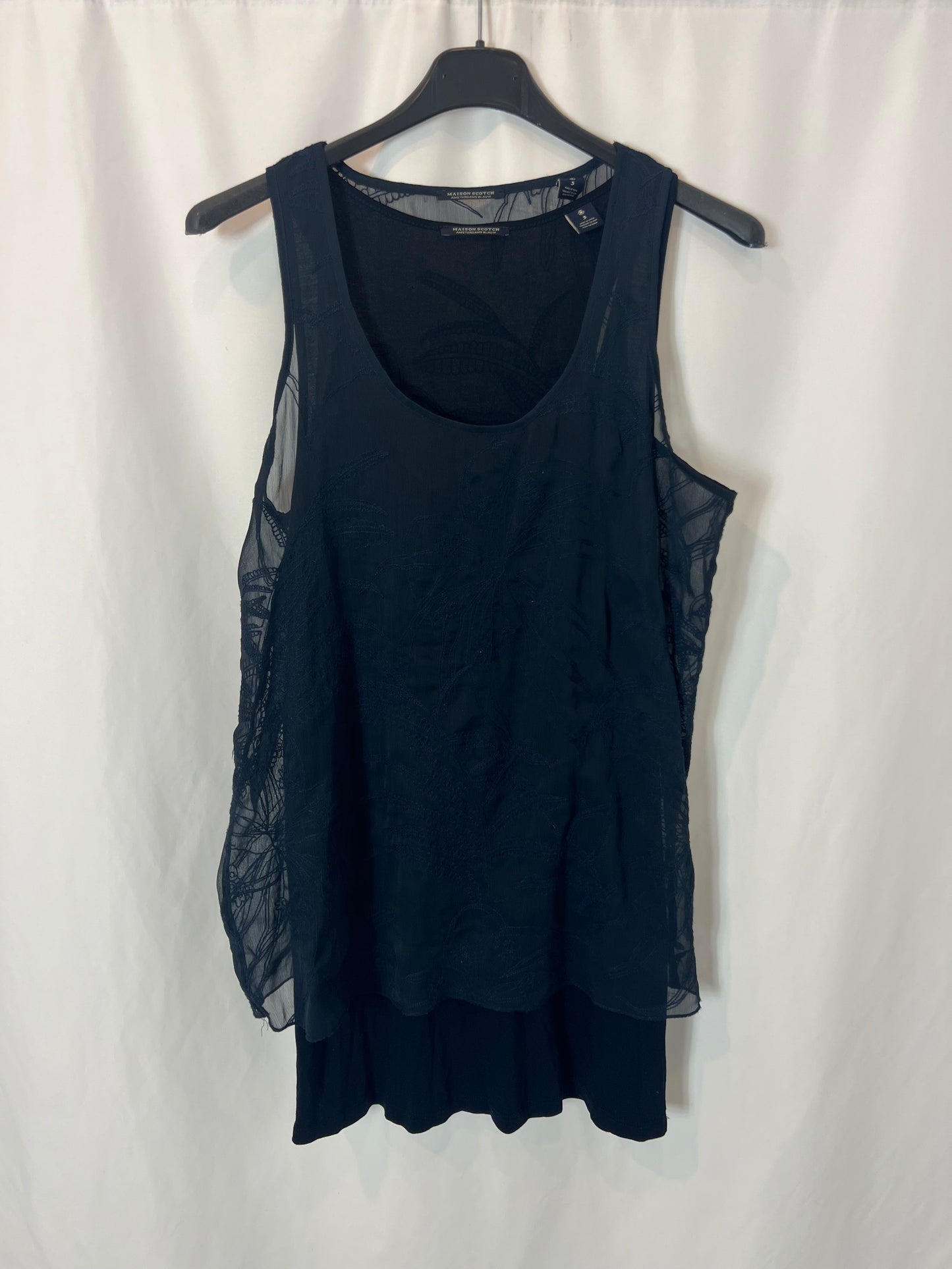 MAISON SCOTCH. Top azul bordado doble capa. T 3(L)