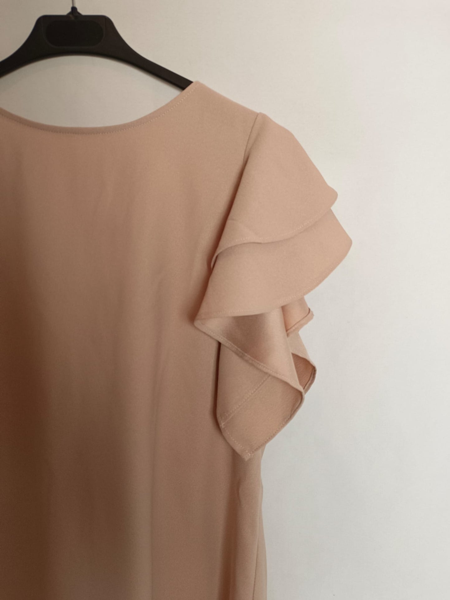 ZARA. Vestido rosa volantes T.l