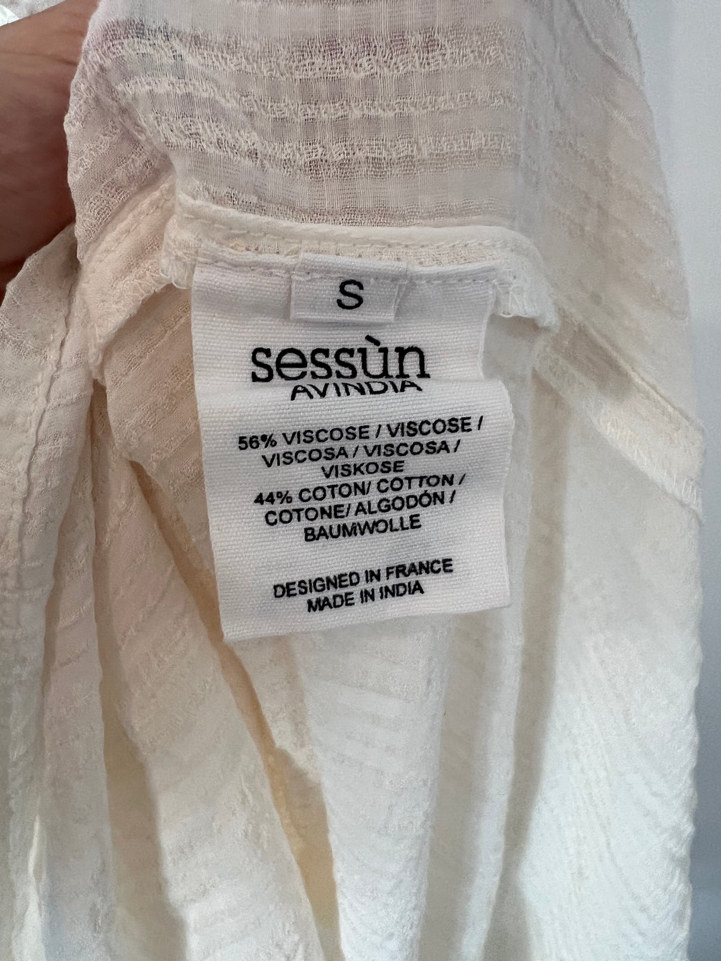 SESSUN. Vestido beige detalle hombros T.s