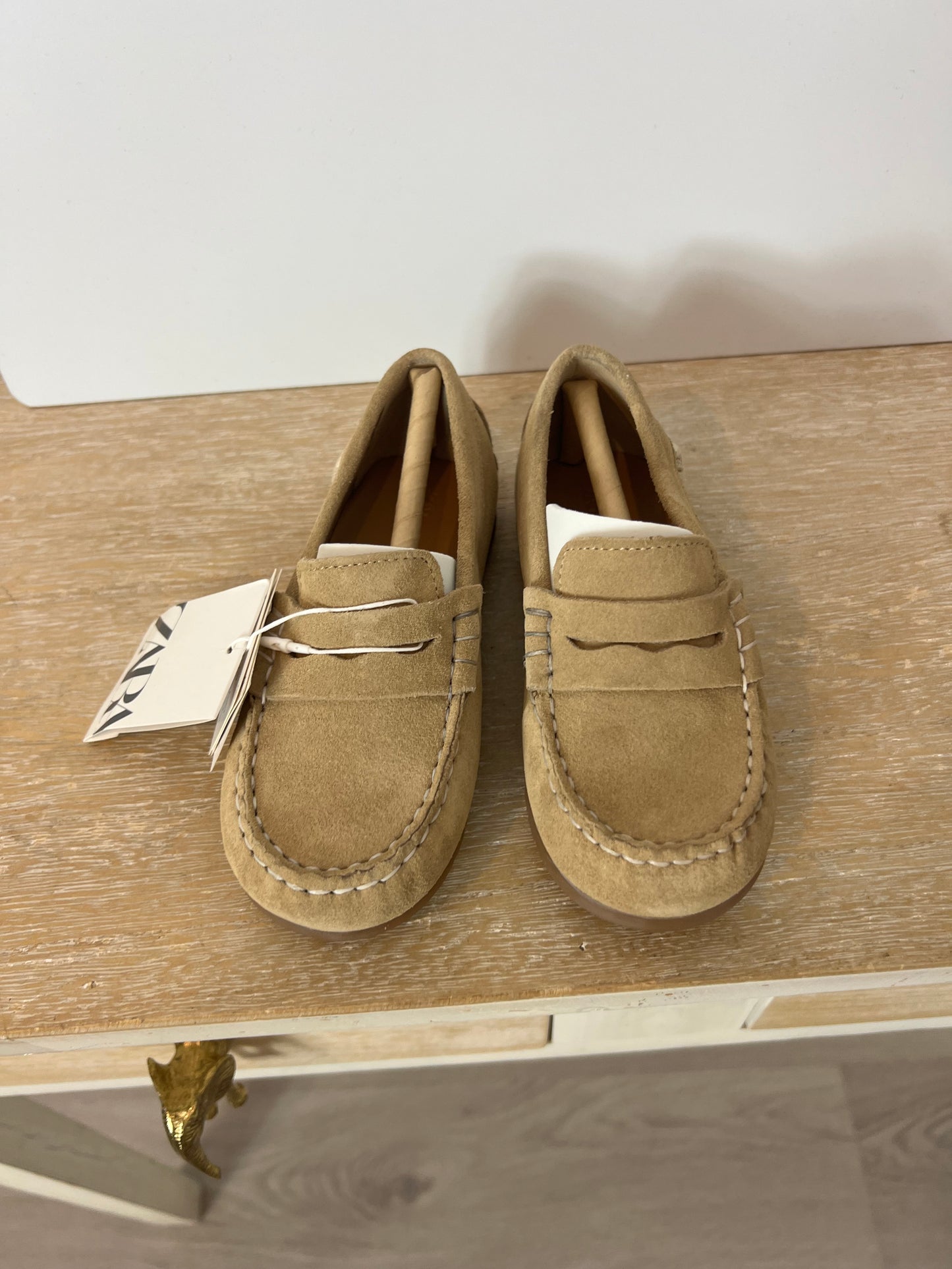 ZARA. Mocasines beige. T 26