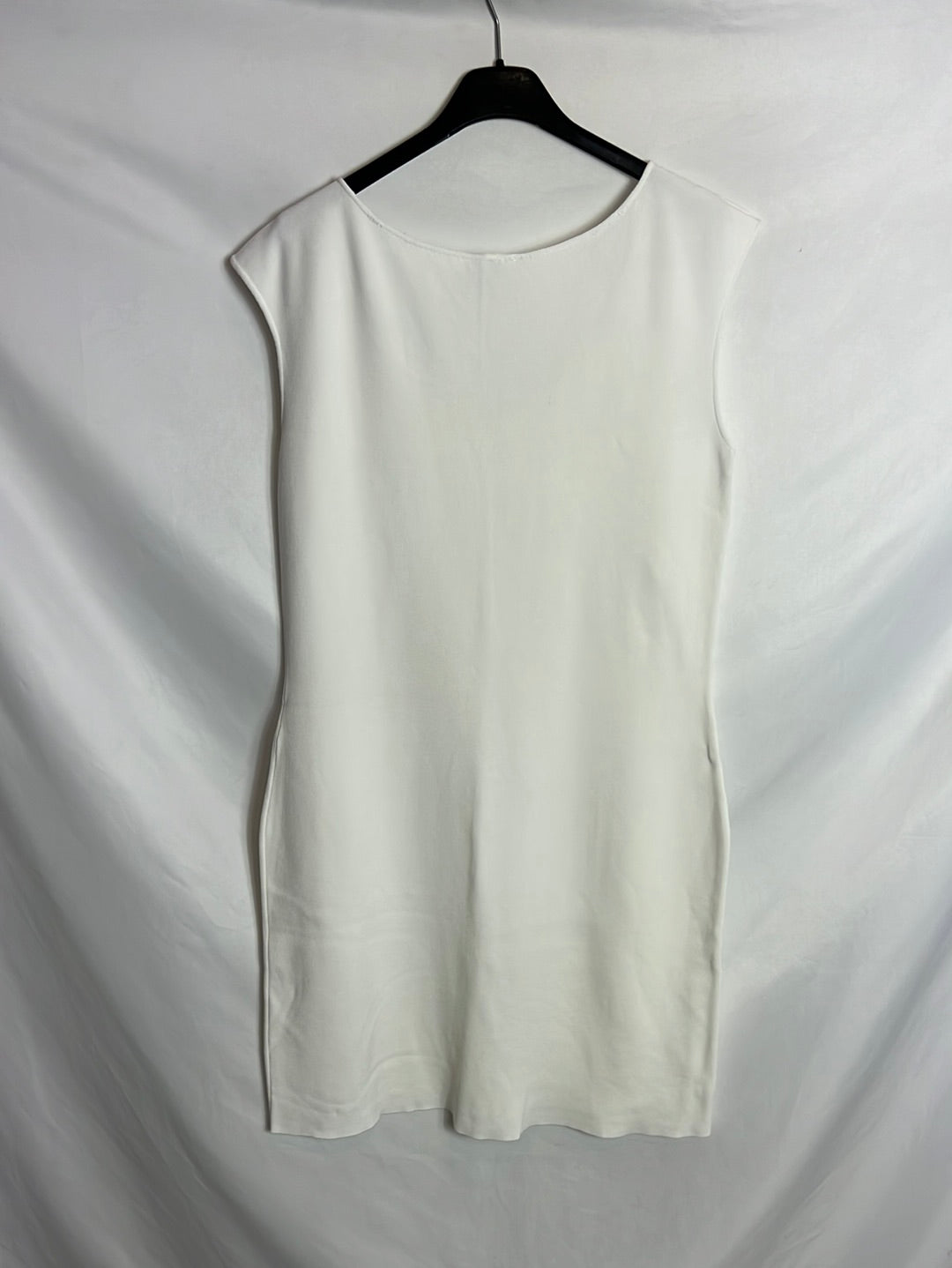 ARMANI COLLEZIONI. Vestido blanco ajustado. T46 (Tara)