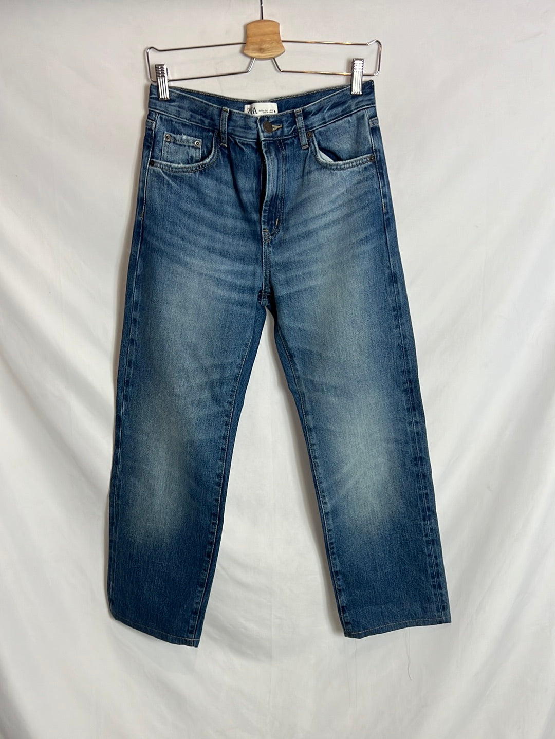 ZARA. Pantalón denim recto T.34