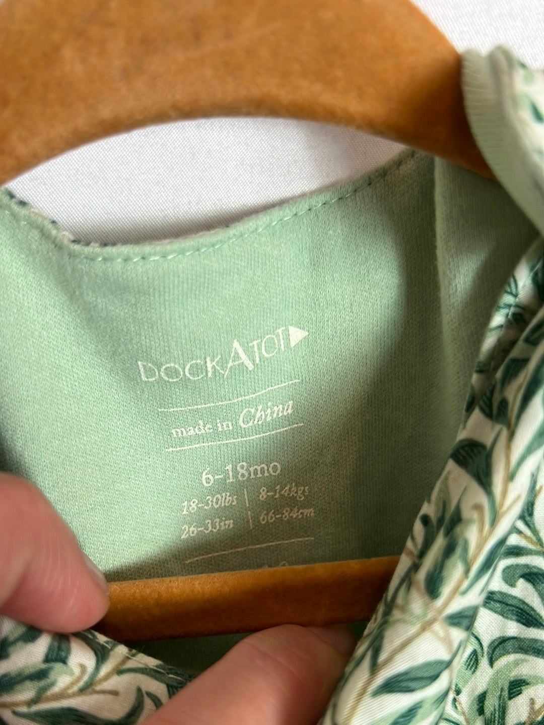 DOCKATOT. Saco cuna verde flores fino. T 6-18 meses