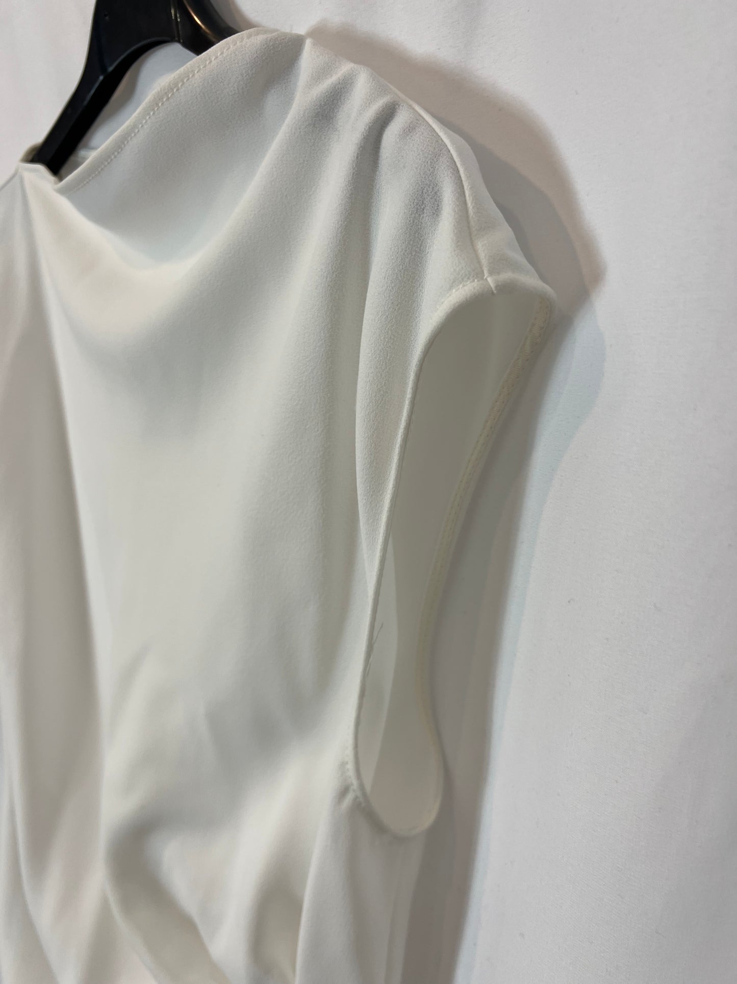 ZARA.  Top blanco abotonado espalda T.s