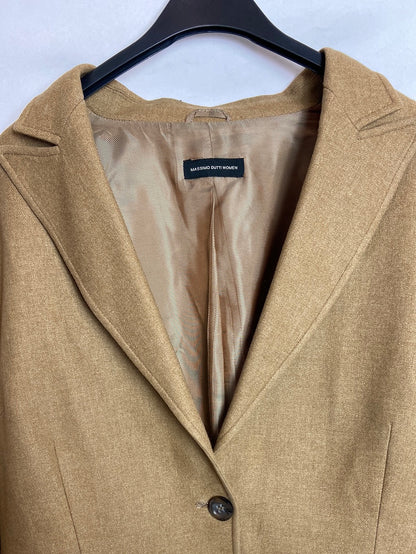 MASSIMO DUTTI. Blazer camel tejido lanoso. T.46