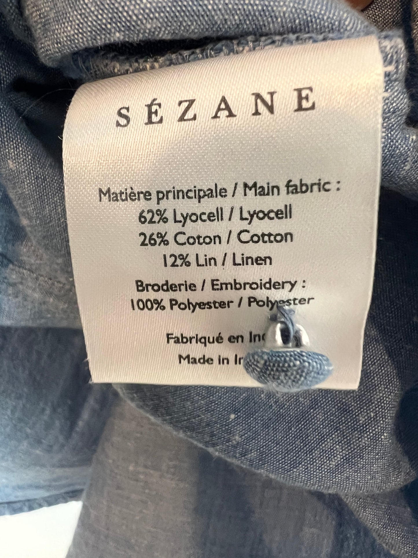 SEZANE. Blusa azul bordada T.34