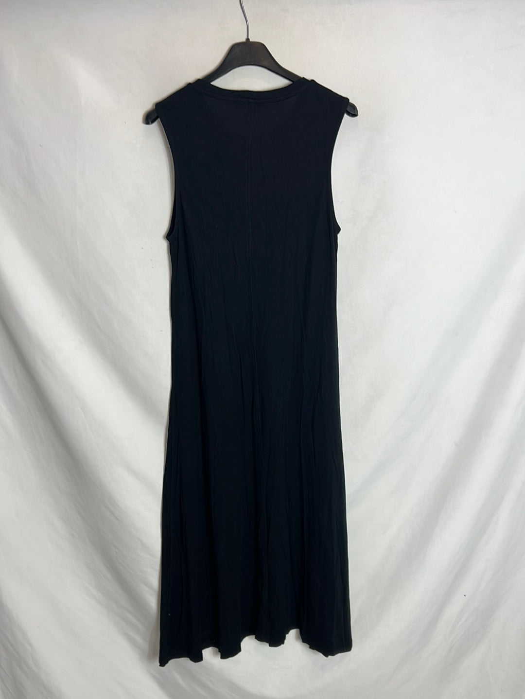 MANGO. Vestido negro midi letras. T M