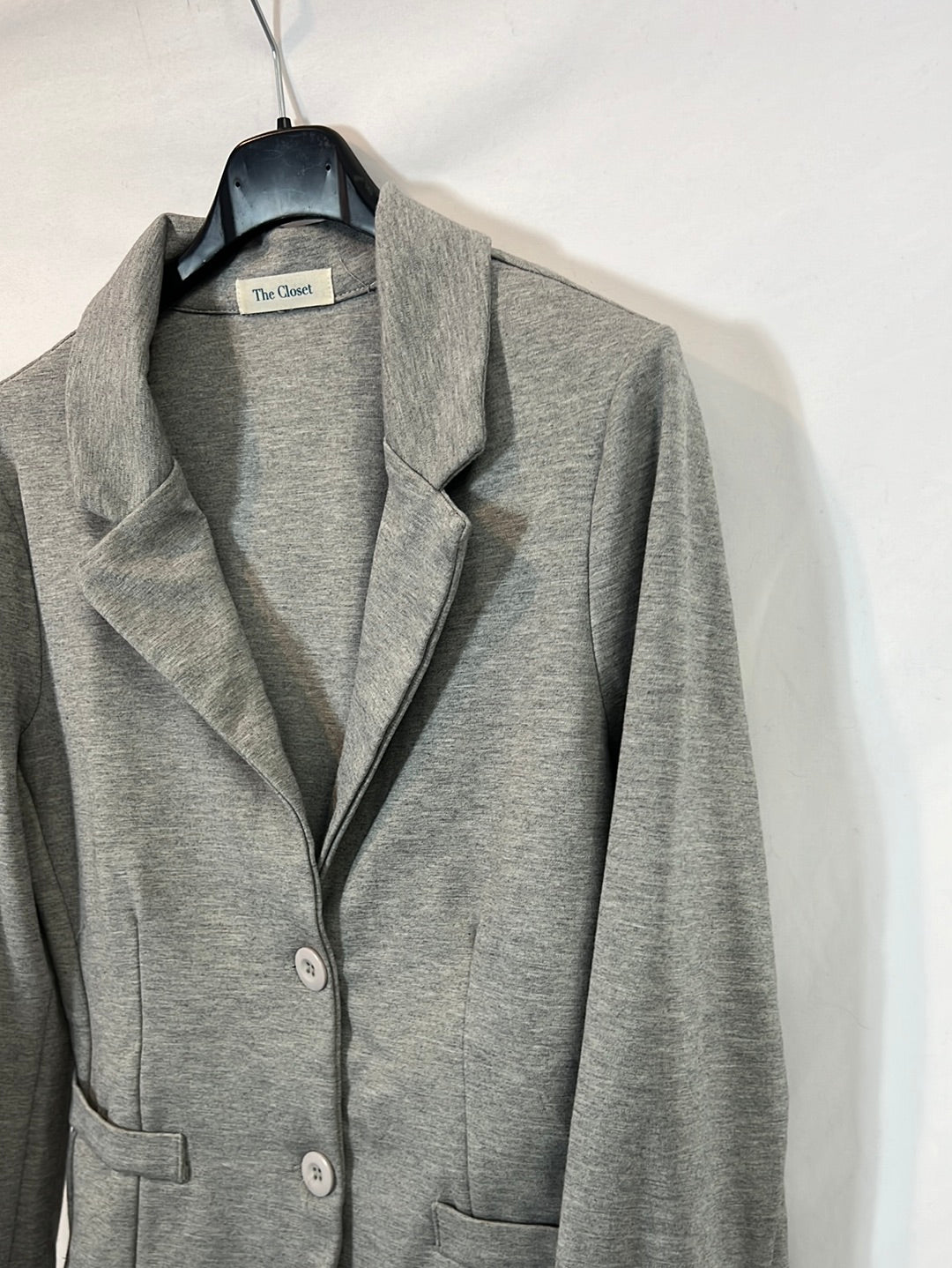 THE CLOSET. Blazer gris entallada T.m