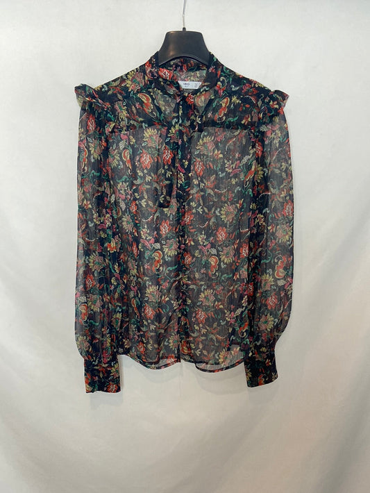 MANGO. Camisa negra flores T.S