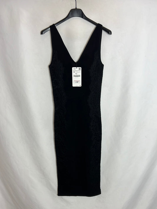 ZARA. Vestido negro entallado encajes. T S