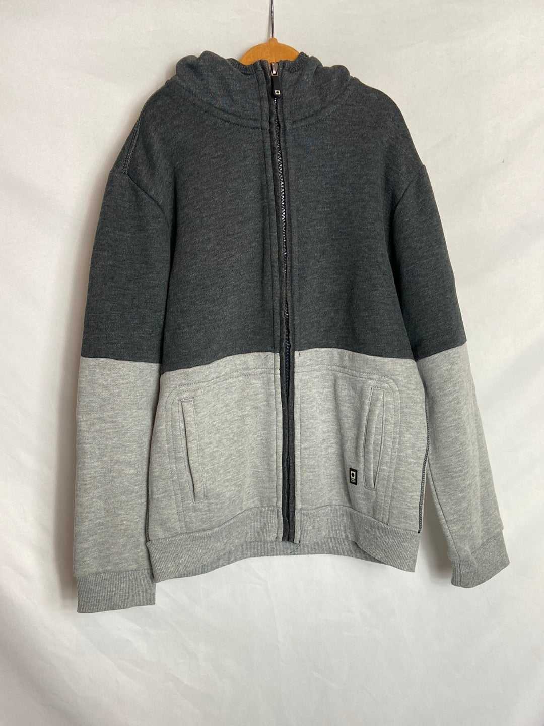 TUMBLE ‘N DRY. Chaqueta gris bicolor capucha T. 8-10 años