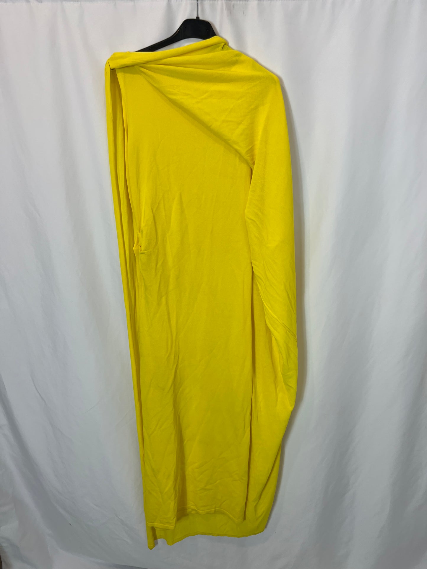 ZARA. Vestido amarillo capa T.s