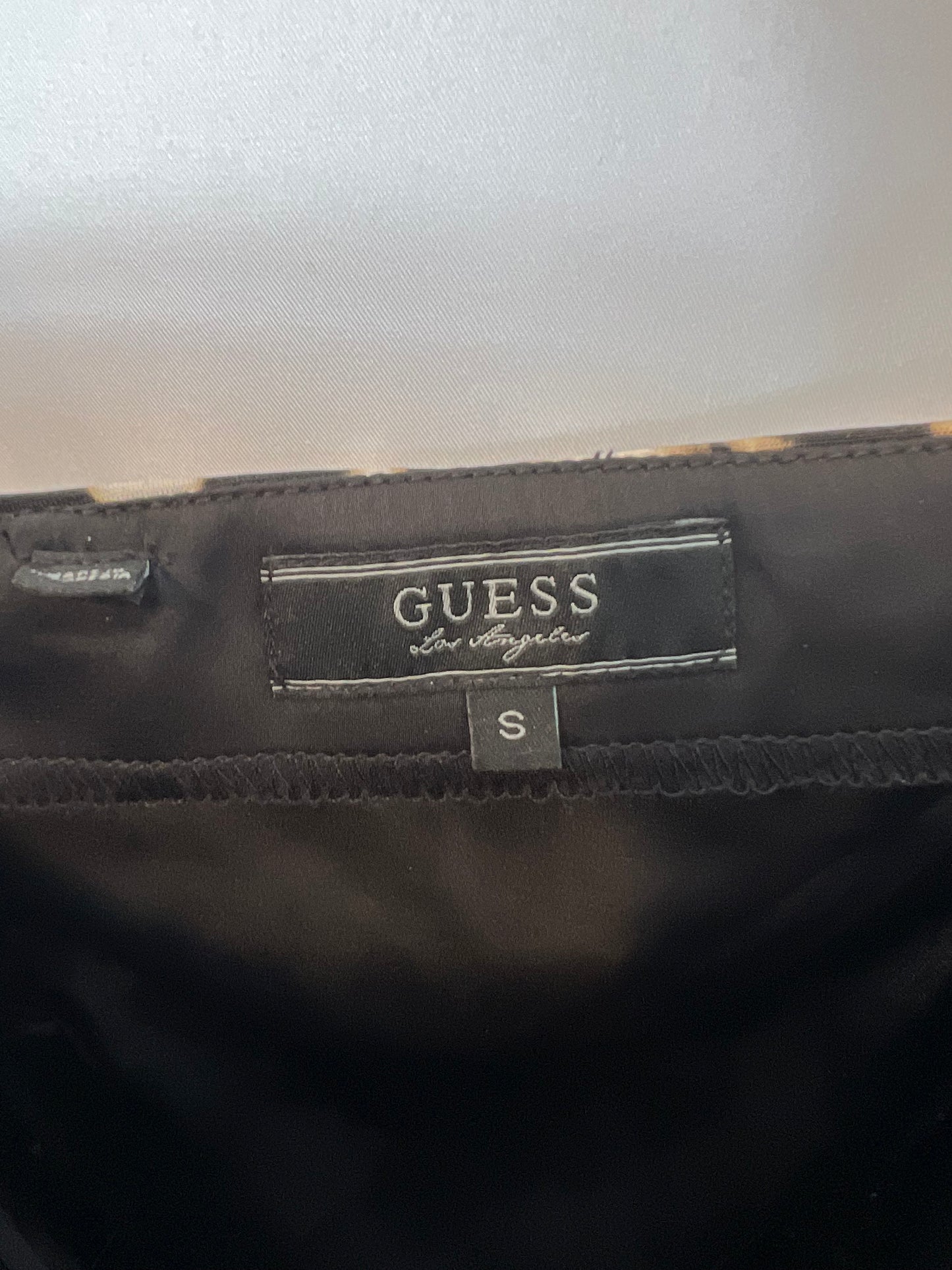 GUESS. Top animal print fruncidos. T S