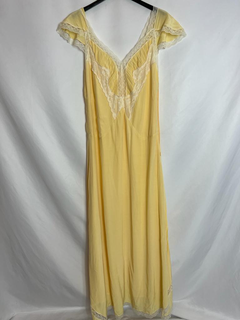 INTROPIA. Vestido largo lencero amarillo claro. T 36