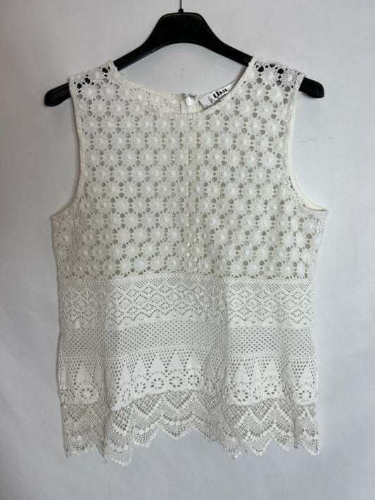 TBA. Top blanco troquelado. T XS